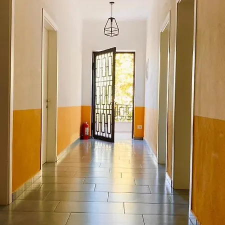 מלון Antigone 3*