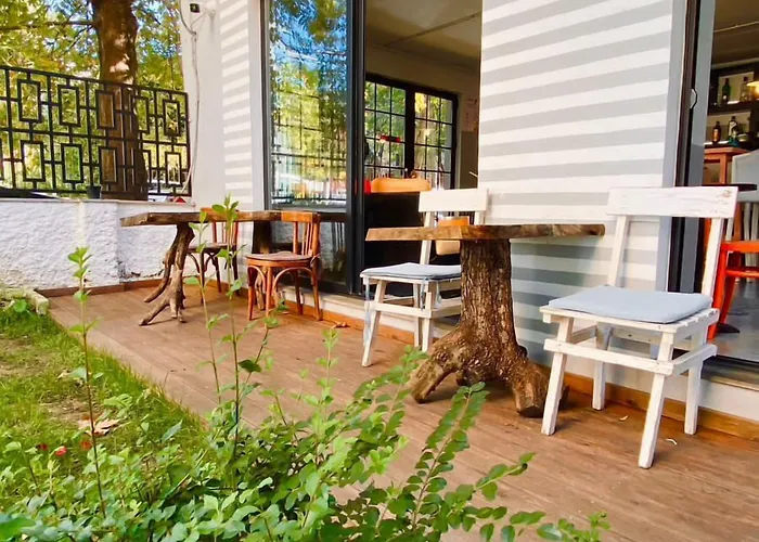 Antigone 3* Тирана