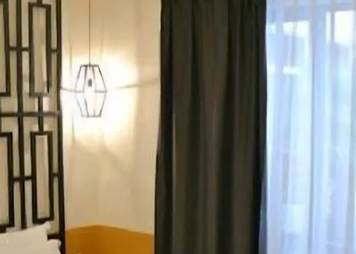 Antigone 3* Тирана