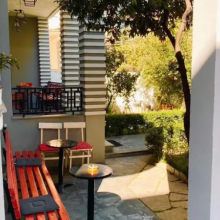 安提戈涅酒店 3* 地拉那