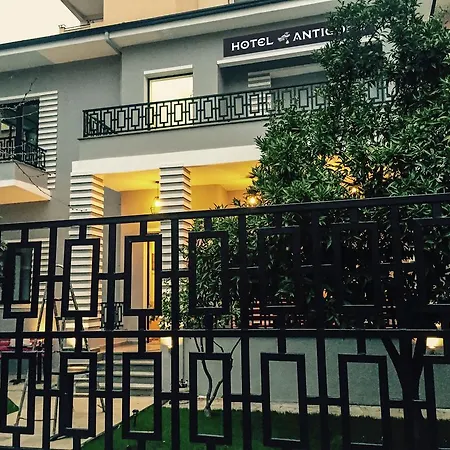 Antigone Hotel 3*